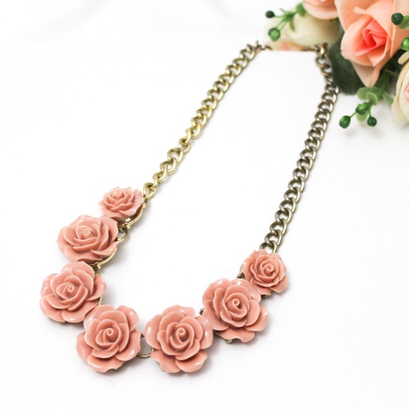 Vintage Jewelry - Retro Vintage Pink Sculpted Rose Chain Necklace